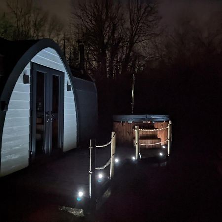 Emlyn'S Coppice - Luxury Woodland Glamping Villa Holywell  Exterior photo