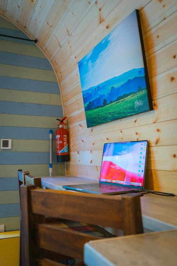 Emlyn'S Coppice - Luxury Woodland Glamping Villa Holywell  Exterior photo