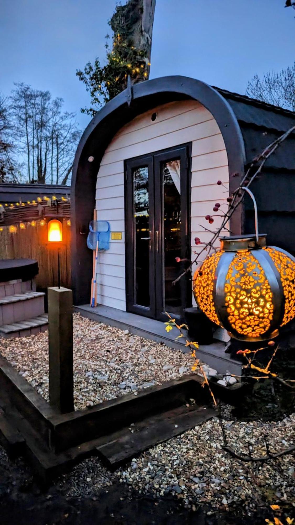 Emlyn'S Coppice - Luxury Woodland Glamping Villa Holywell  Exterior photo