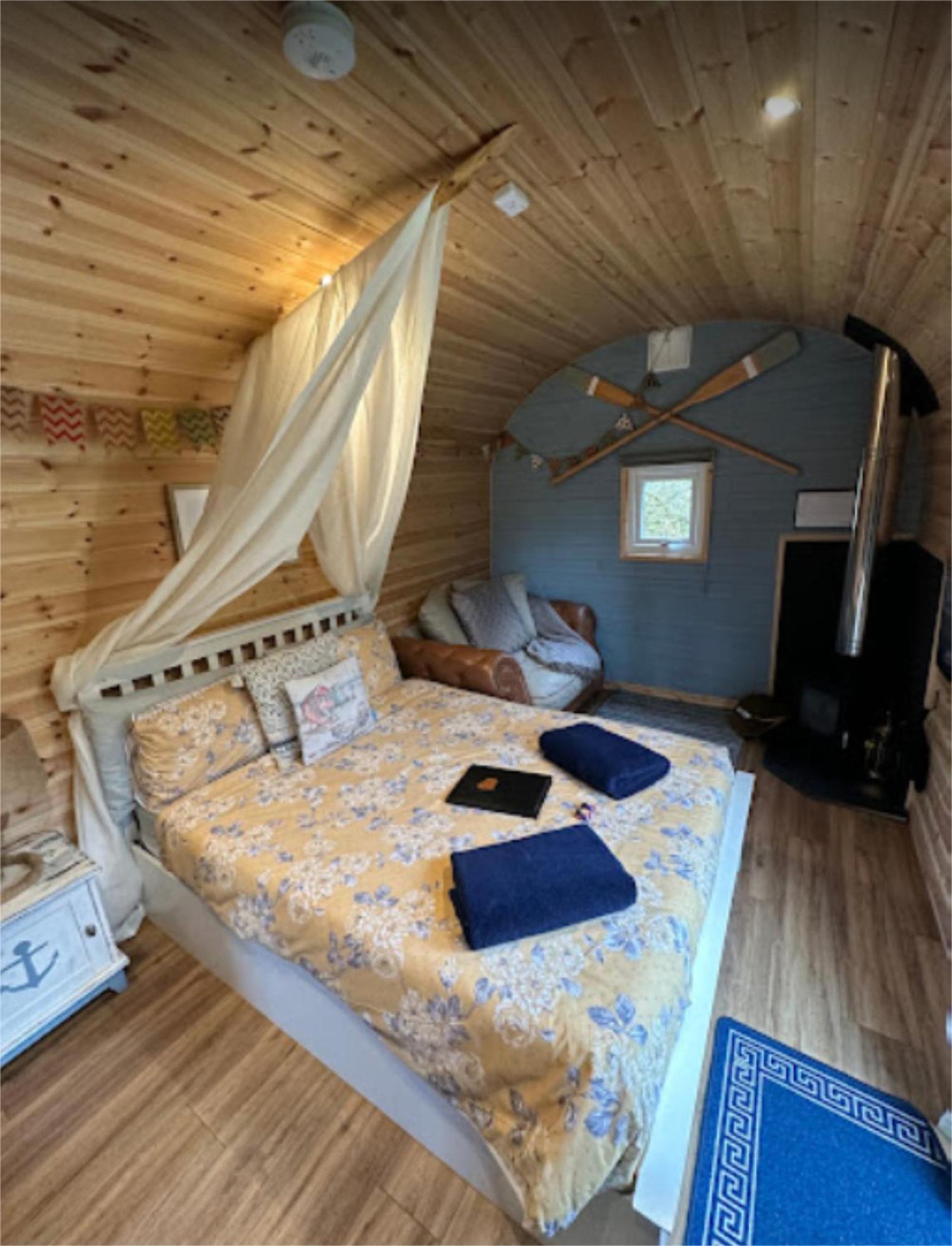 Emlyn'S Coppice - Luxury Woodland Glamping Villa Holywell  Exterior photo