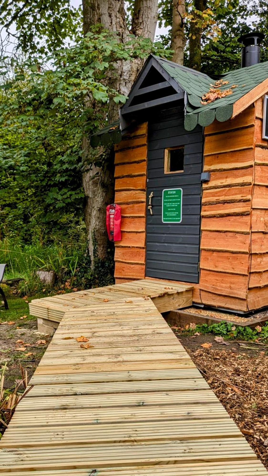 Emlyn'S Coppice - Luxury Woodland Glamping Villa Holywell  Exterior photo