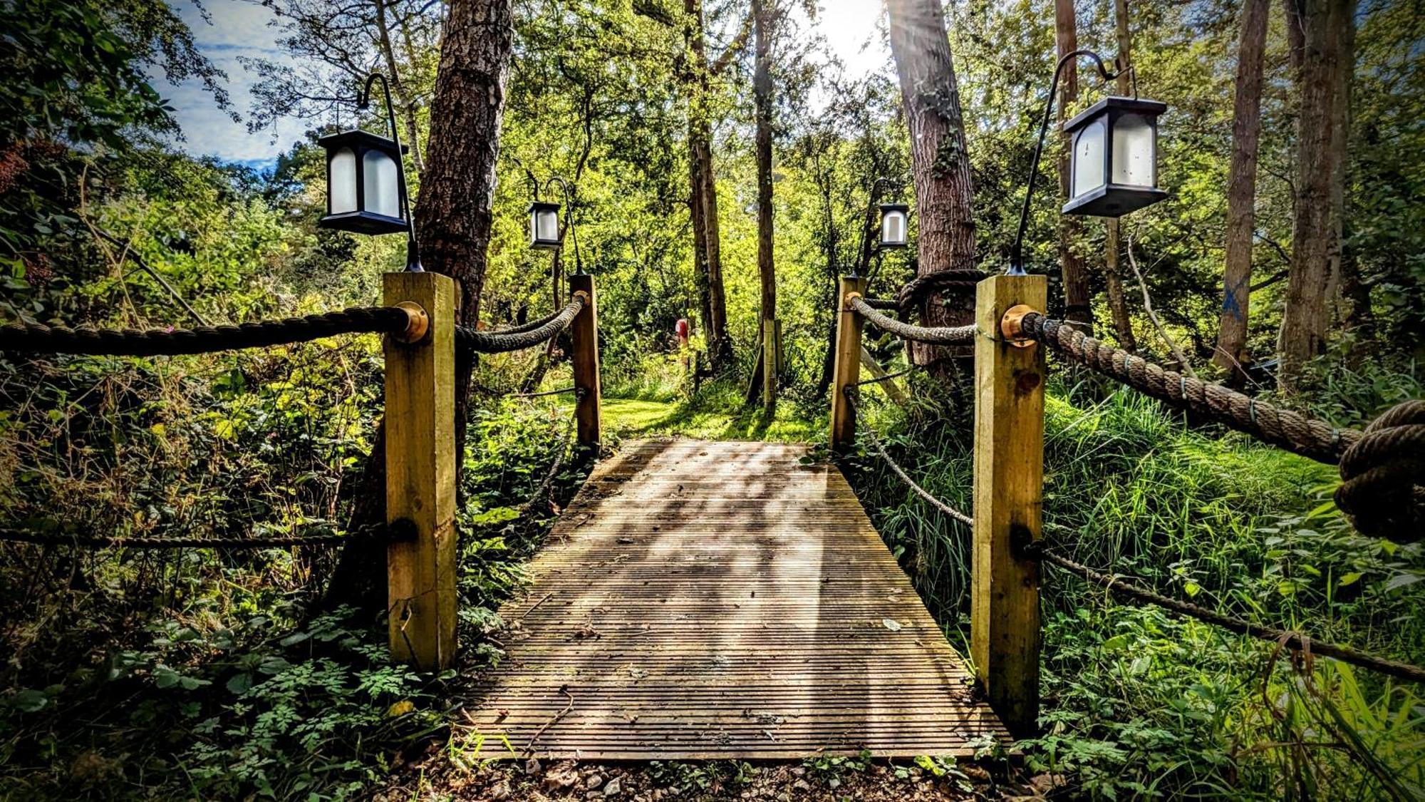 Emlyn'S Coppice - Luxury Woodland Glamping Villa Holywell  Exterior photo