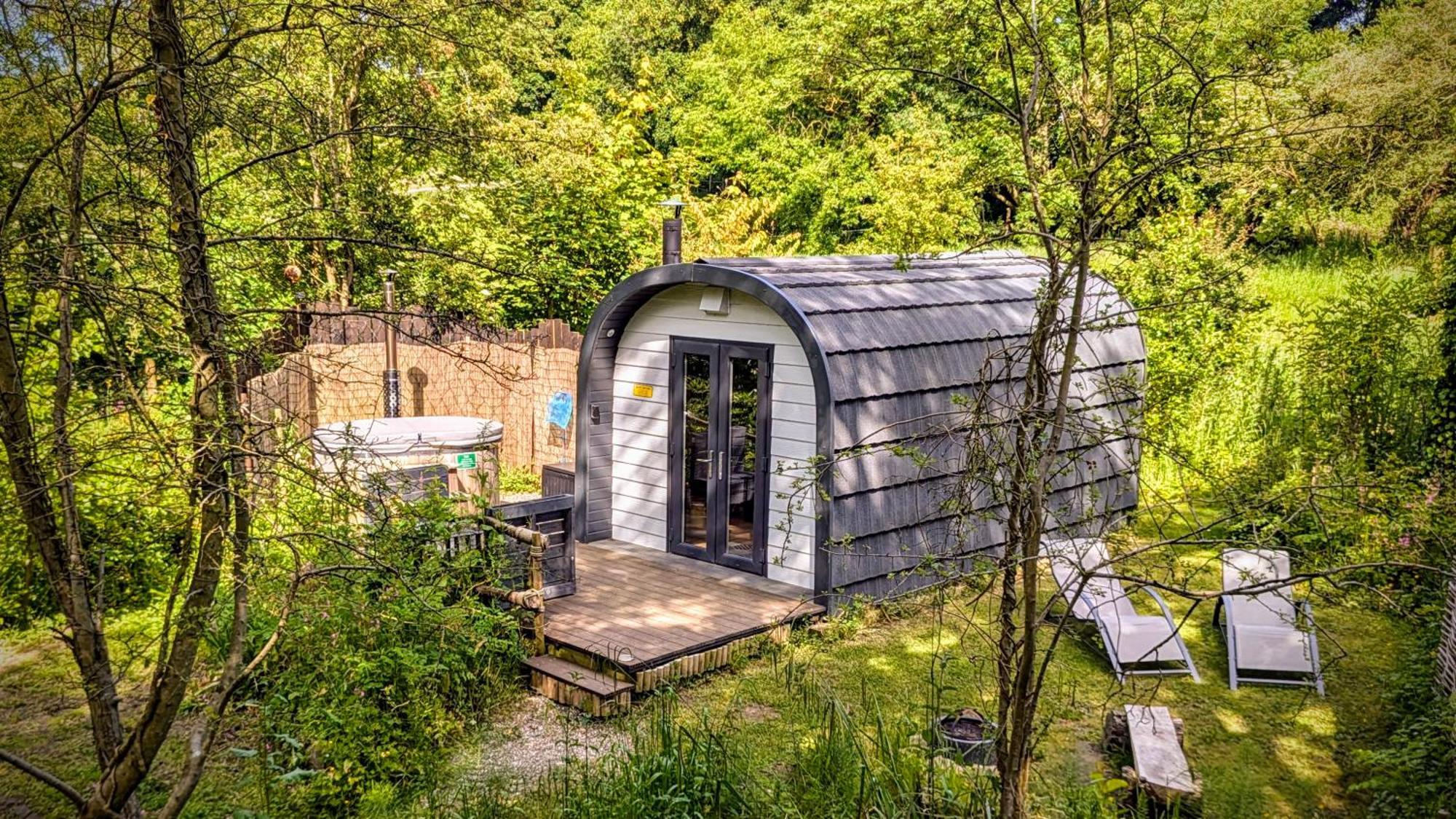 Emlyn'S Coppice - Luxury Woodland Glamping Villa Holywell  Exterior photo